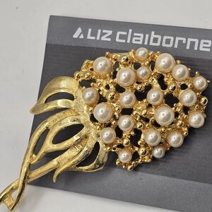 Liz Claiborne Gold and Cream Floral Pineapple Brooch